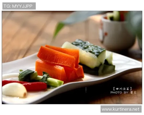 足球明星亲手制作的独特泡菜盒子让你大开眼界的美味体验